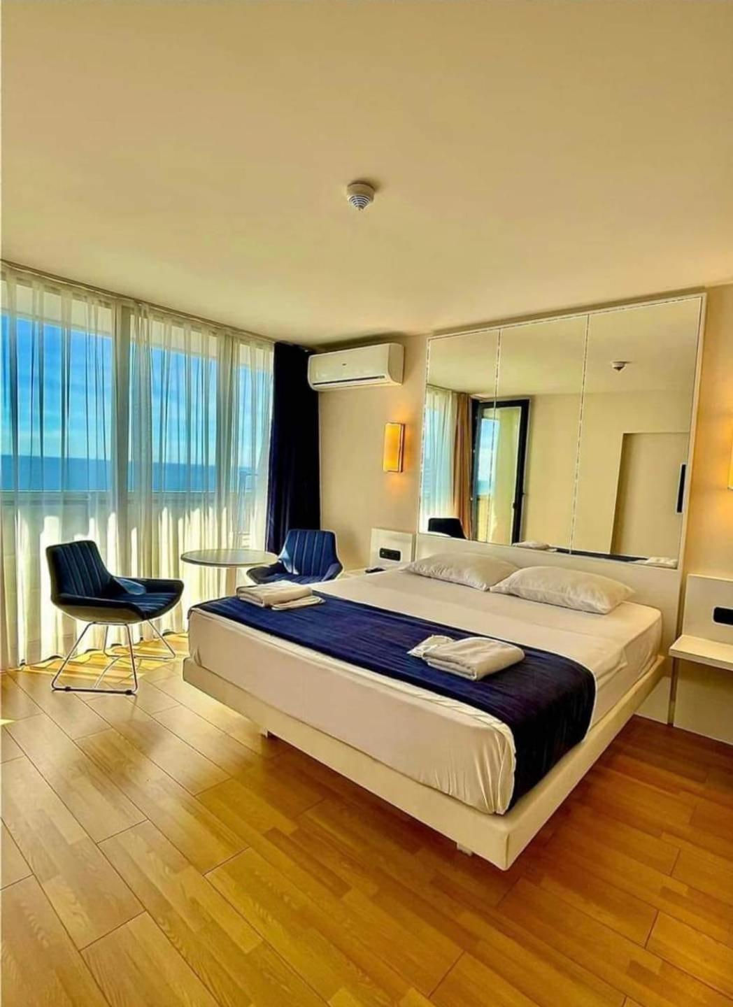 Natalia -Apartments In - Orbi City Batumi Exterior foto